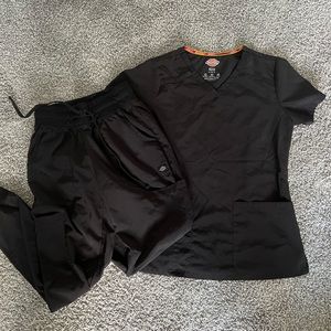 Black Dickies Scrub Set. Pants are XS joggers, shirt is S.